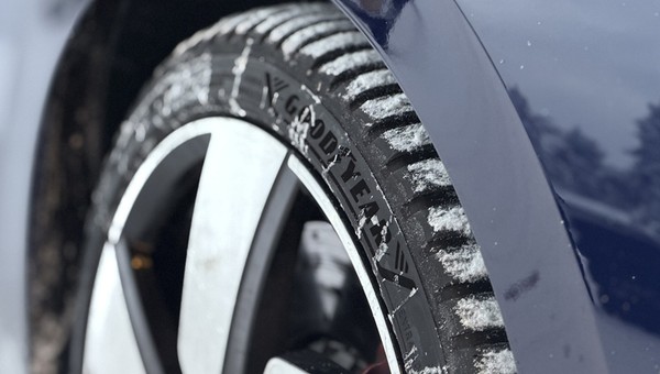 Goodyear-Vector-All-Season-4-fot-1