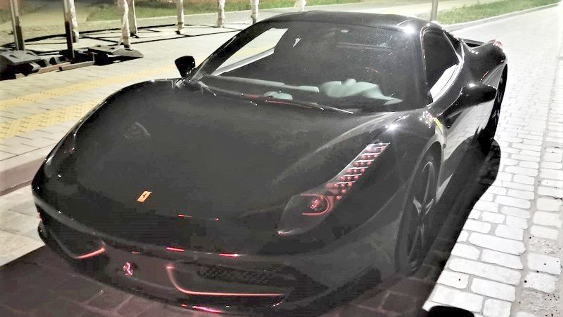Ferrari zatrzymane przez policję
