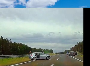 Policja bliska ustalenia tożsamości bandyty bez honoru z niebieskiego VW Arteona