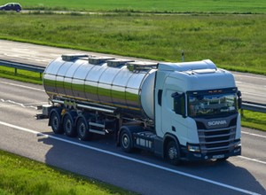 Napad na cysternę. Ukradli 36 tys. litrów paliwa