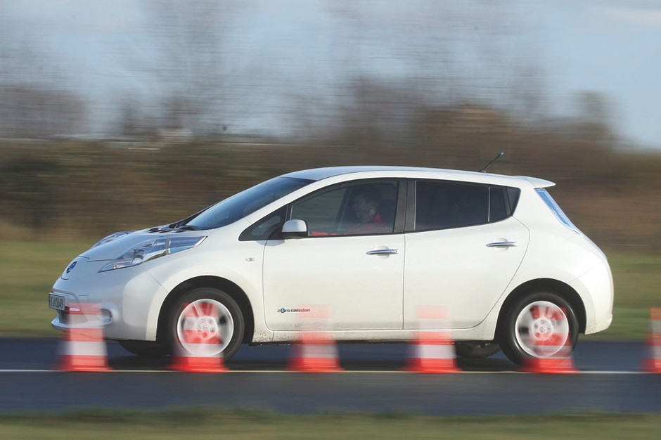 Nissan Leaf - tylne drzwi niezależne od przednich