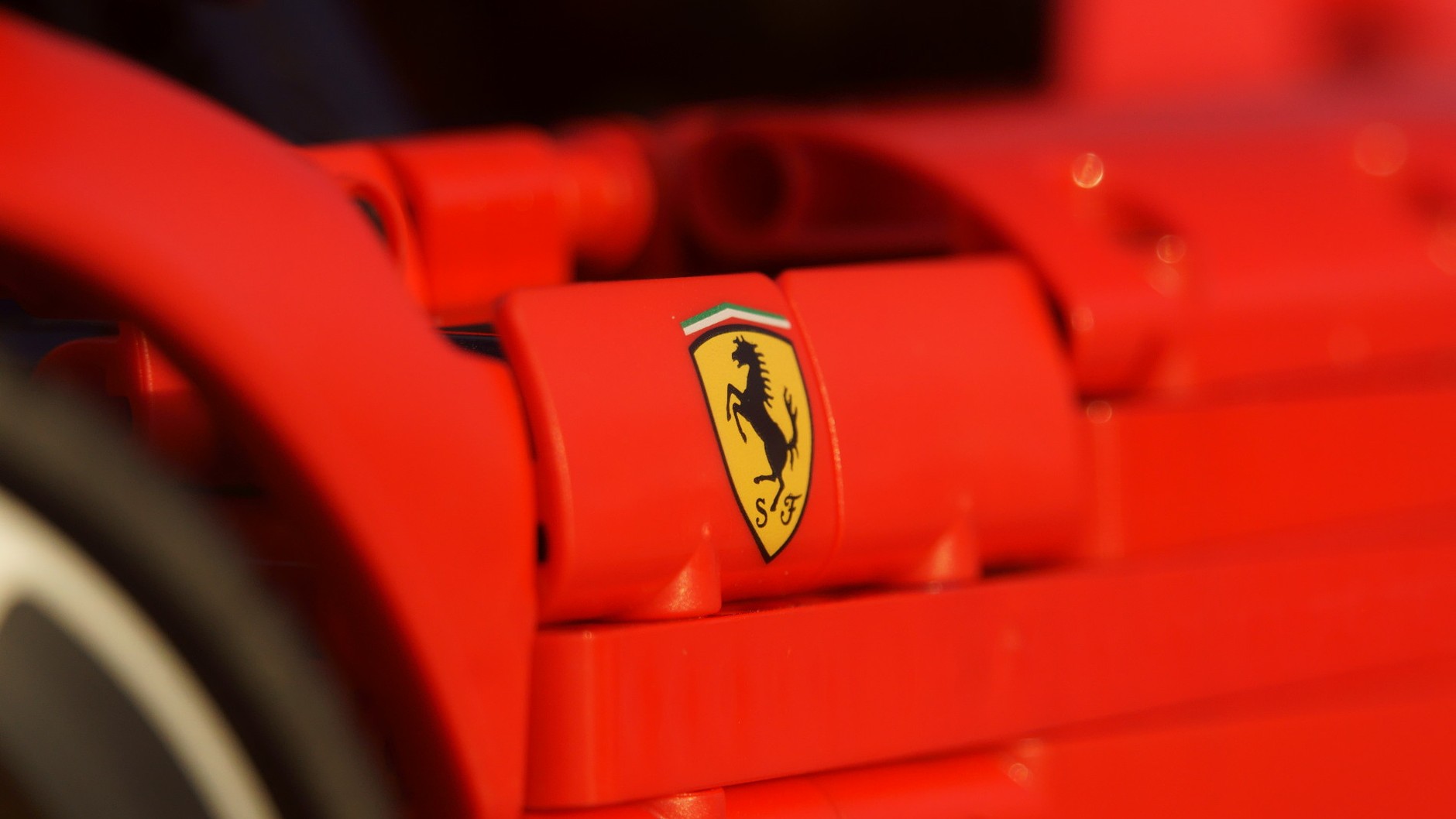 Ferrari Daytona SP3 w skali 1:8 z klocków LEGO