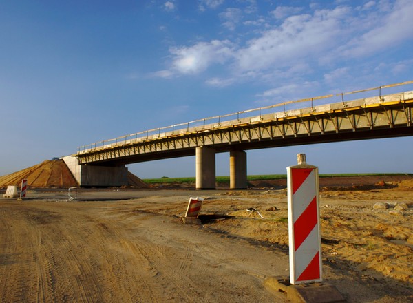 Nieskończone budowy nowych dróg. Rząd tłumaczy się z długiej listy niezrealizowanych inwestycji
