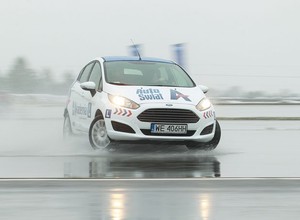 Akademia Auto Świat - panie doskonaliły technikę jazdy