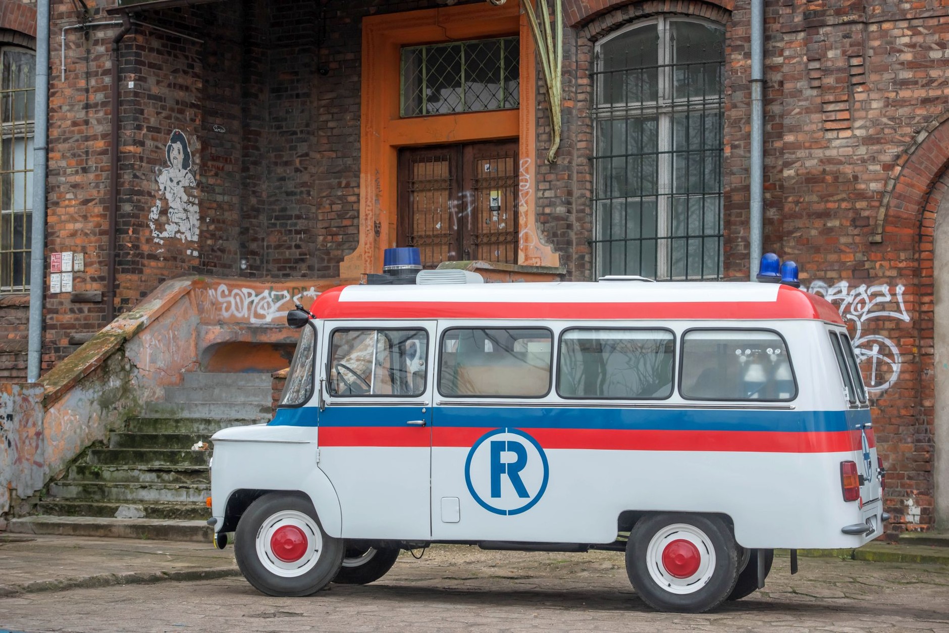 Nysa 522 R - karetka przez duże R