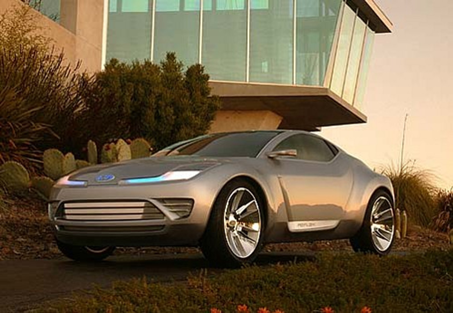 Ford Reflex, Ford Super Chief - Małe i wielkie