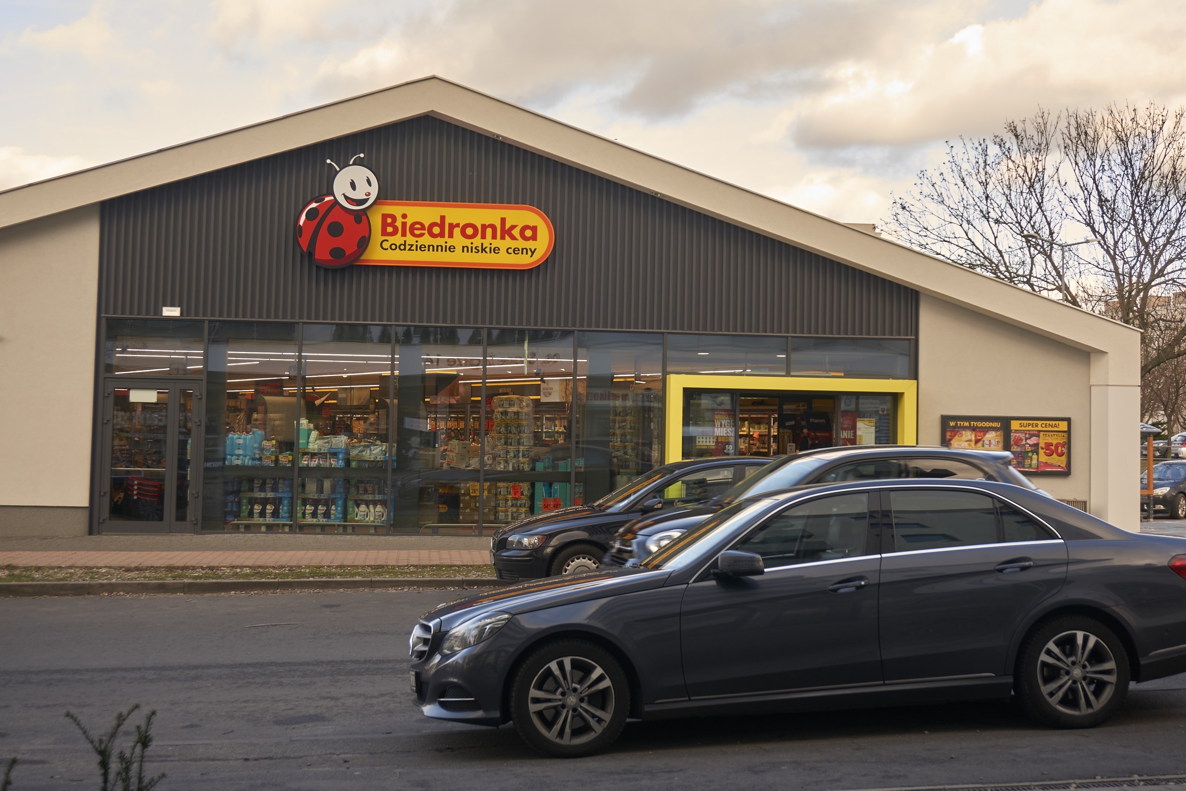 Biedronka testuje nowy system. Zamiast biletów będą kamery