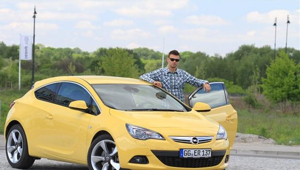 Maciek testuje Astrę GTC