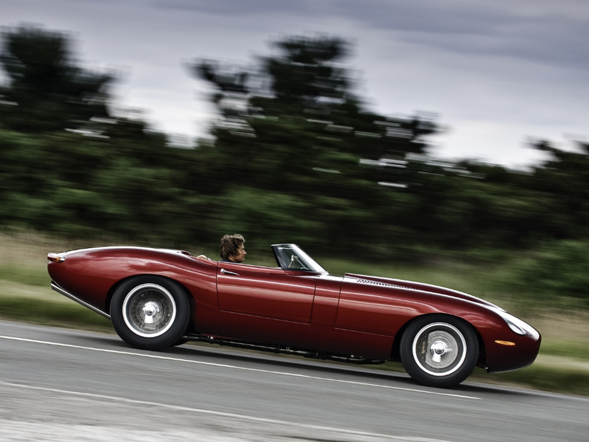 Jaguar E-Type Speedster - Nowoczesna legenda