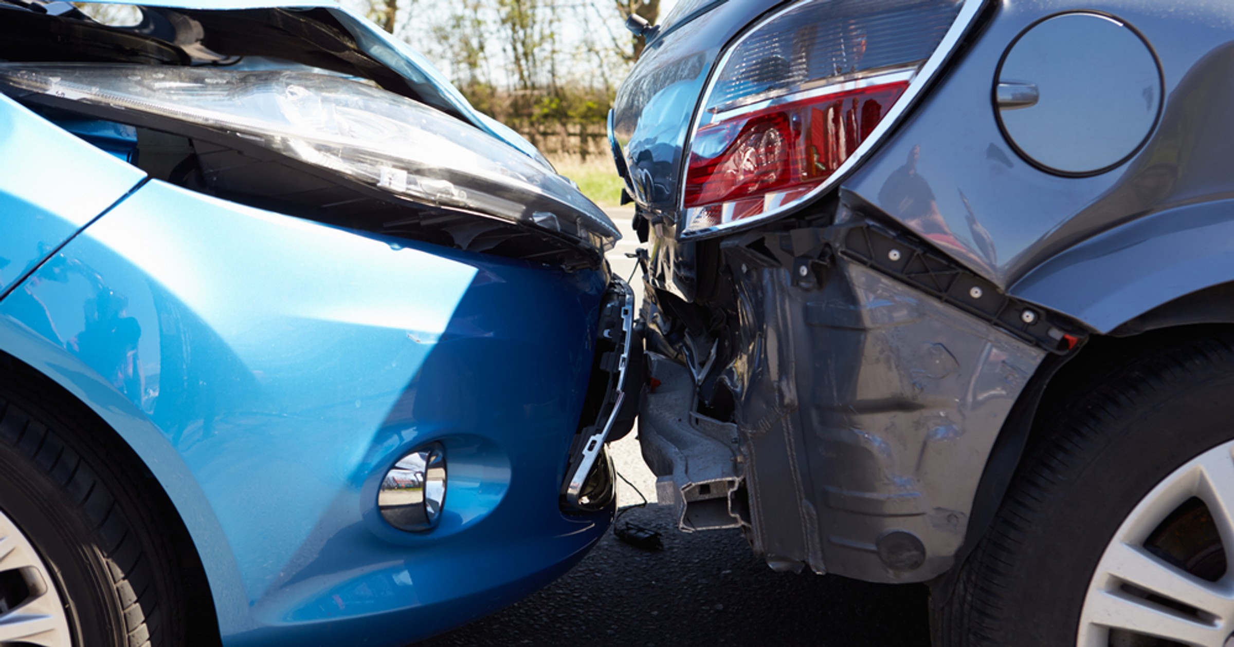 W przypadku kolizji, w której uczestniczy auto na zagranicznych rejestracjach, procedura uzyskania odszkodowania może się różnić od tej, z jaką mamy do czynienia, kiedy zderzą się auta zarejestrowane w Polsce. 