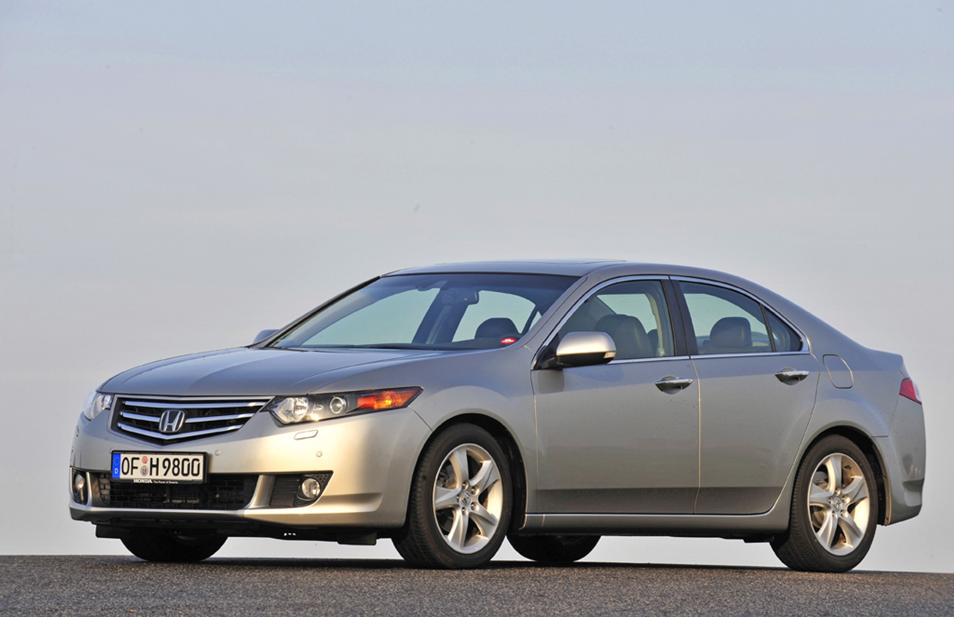 7 Wspaniałych: Poznaj mistrza klasy średniej: Honda Accord kontra Skoda Superb, Ford Mondeo, Citroen C5, Opel Insignia, Toyota  Avensis i Volkswagen Passat