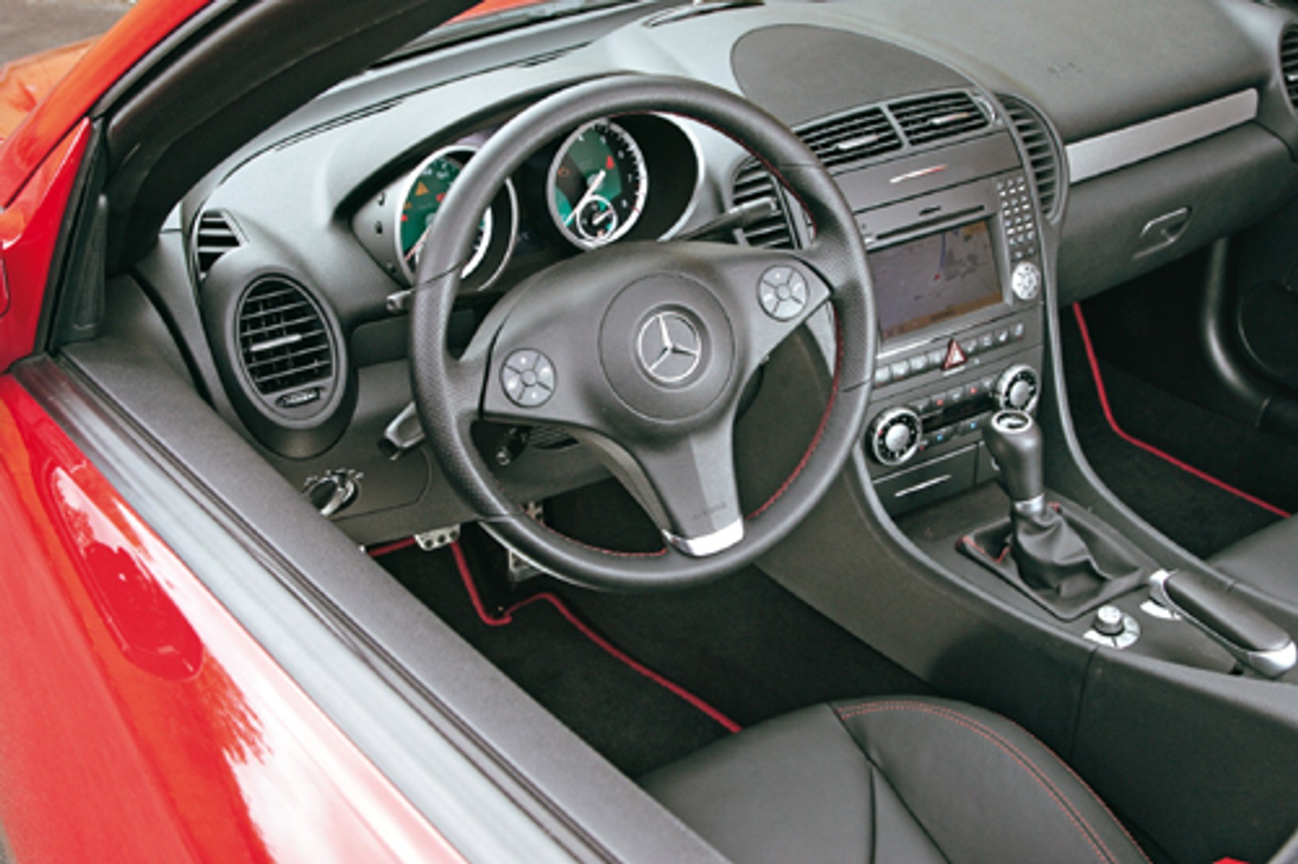 Kwintet na 1451 koni mechanicznych - BMW Z4 kontra Audi TTS, Mercedes SLK, Nissan 350Z i Porsche Boxster