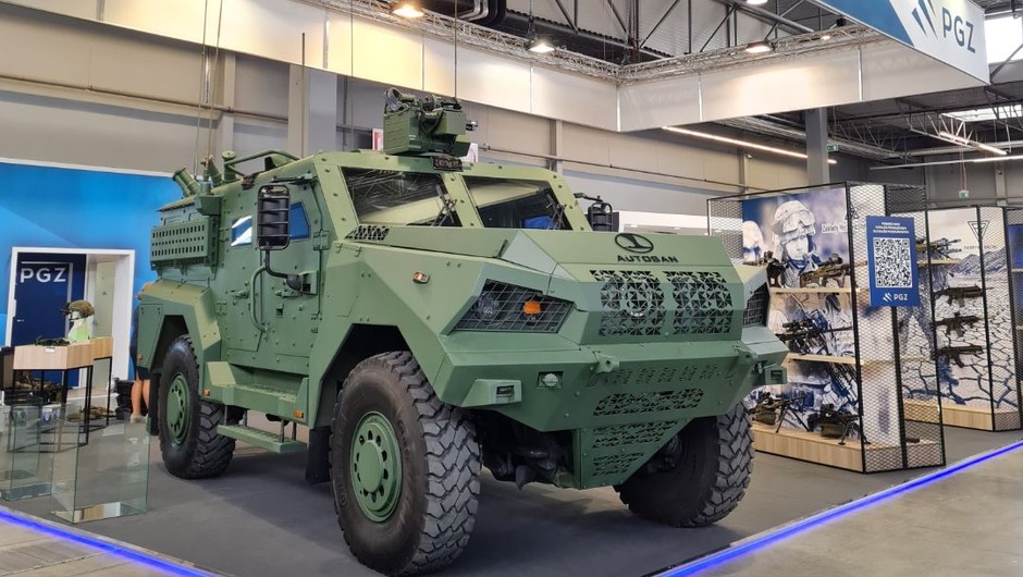 Taktyczny Pojazd Wielozadaniowy 4x4 Huta Stalowa Wola