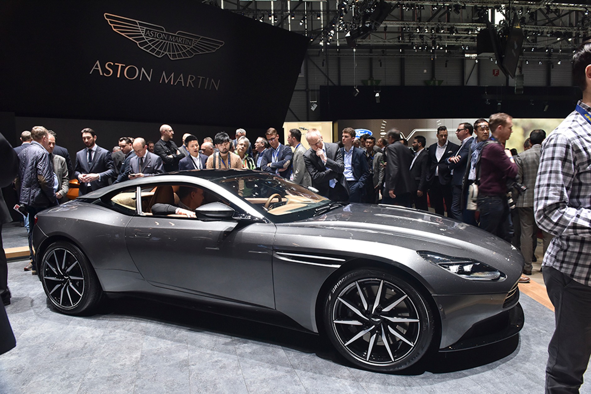 Aston Martin DB11