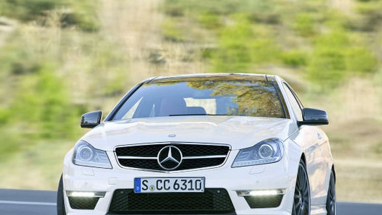 Mercedes C63 AMG Coupé – rodzina w komplecie