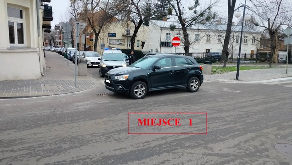 Aż trudno uwierzyć, że ktoś tak zaparkował. Stworzyli ranking "mistrzów"