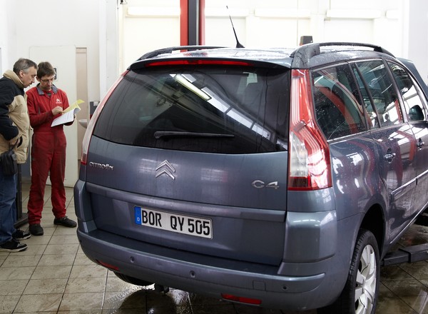 Gdzie sprawdzić auto przed zakupem: w ASO czy w serwisie niezależnym?