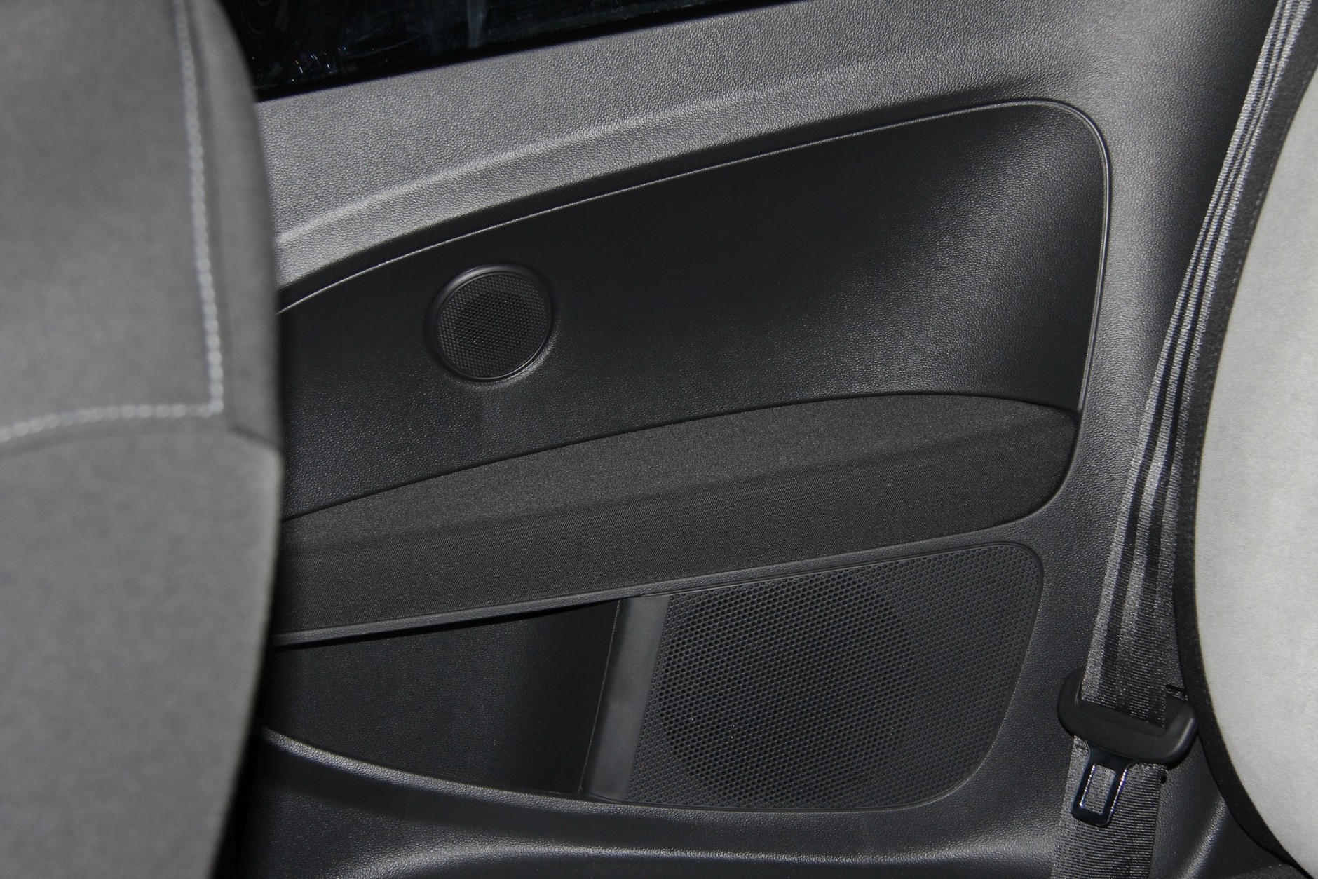 VW_Beetle_Fender_tylne_głośniki. Tweetery z kopułkami 50 mm