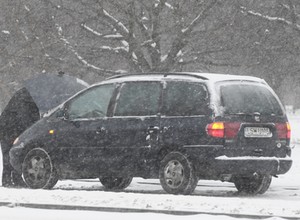Zimowe akcesoria ważne dla każdego kierowcy