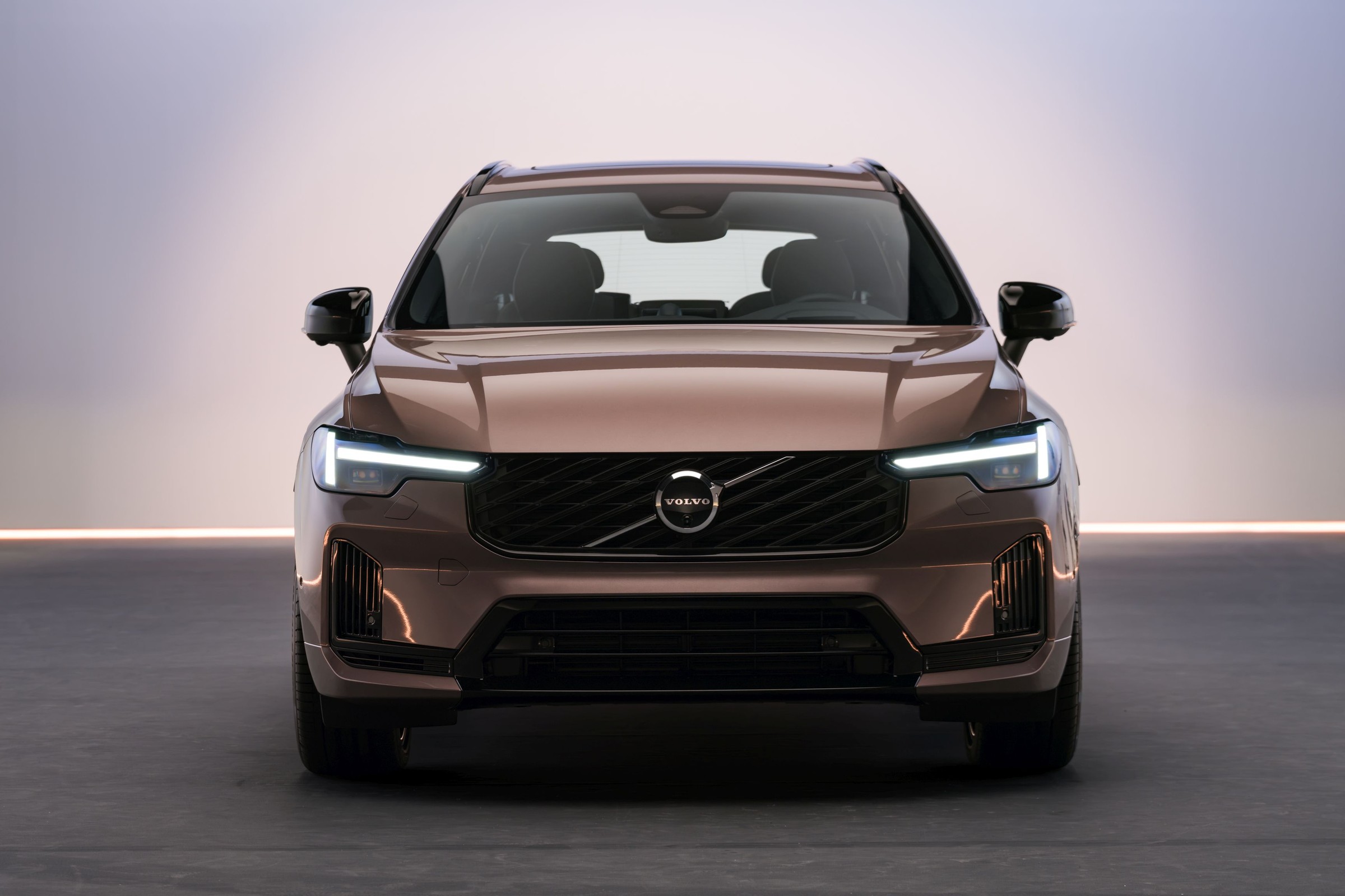Dwa SUV-y Volvo dostały nowe hybrydy. XC60 przejedzie i 200 km na EV. Mamy ceny