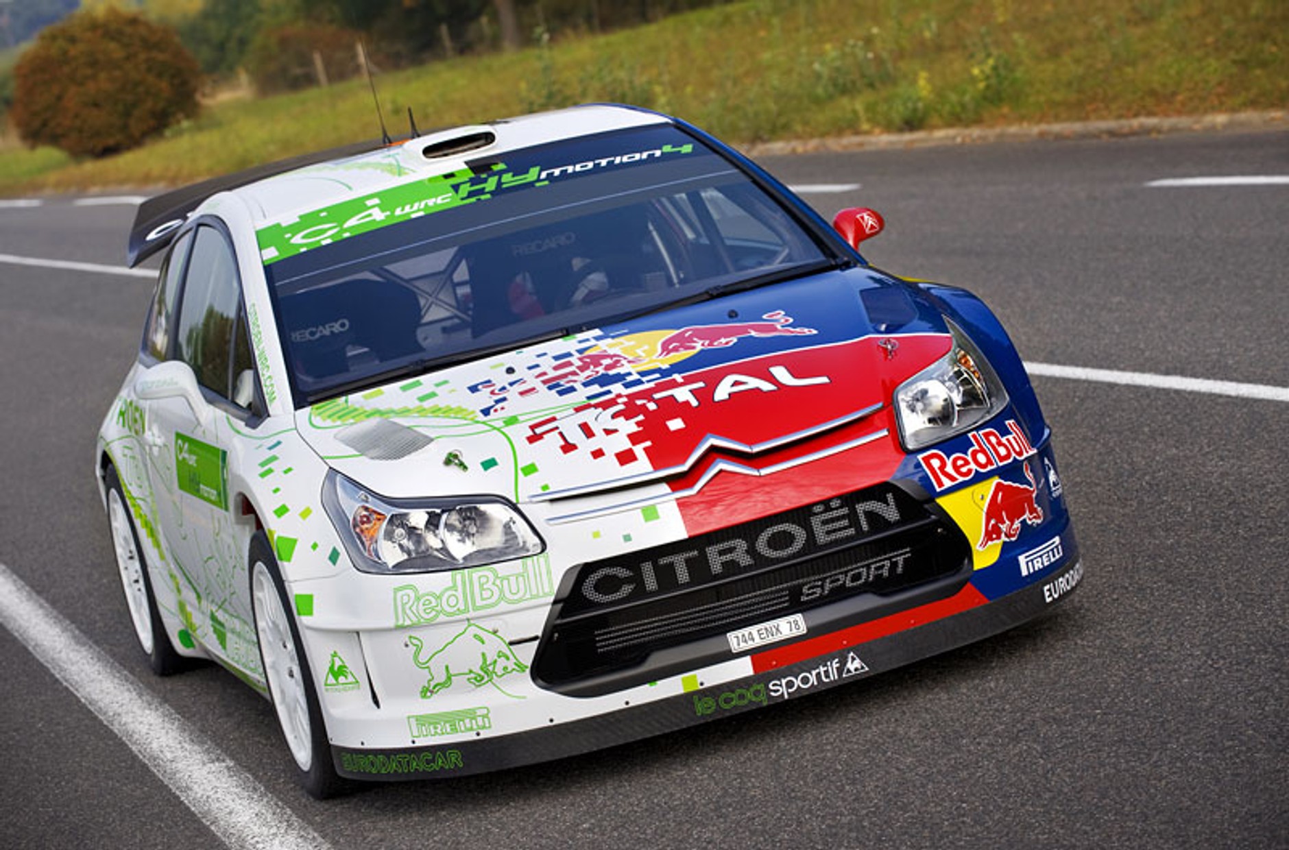 Paryż 2008: Citroën C4 WRC HYmotion4 – hybridnowy sportowiec