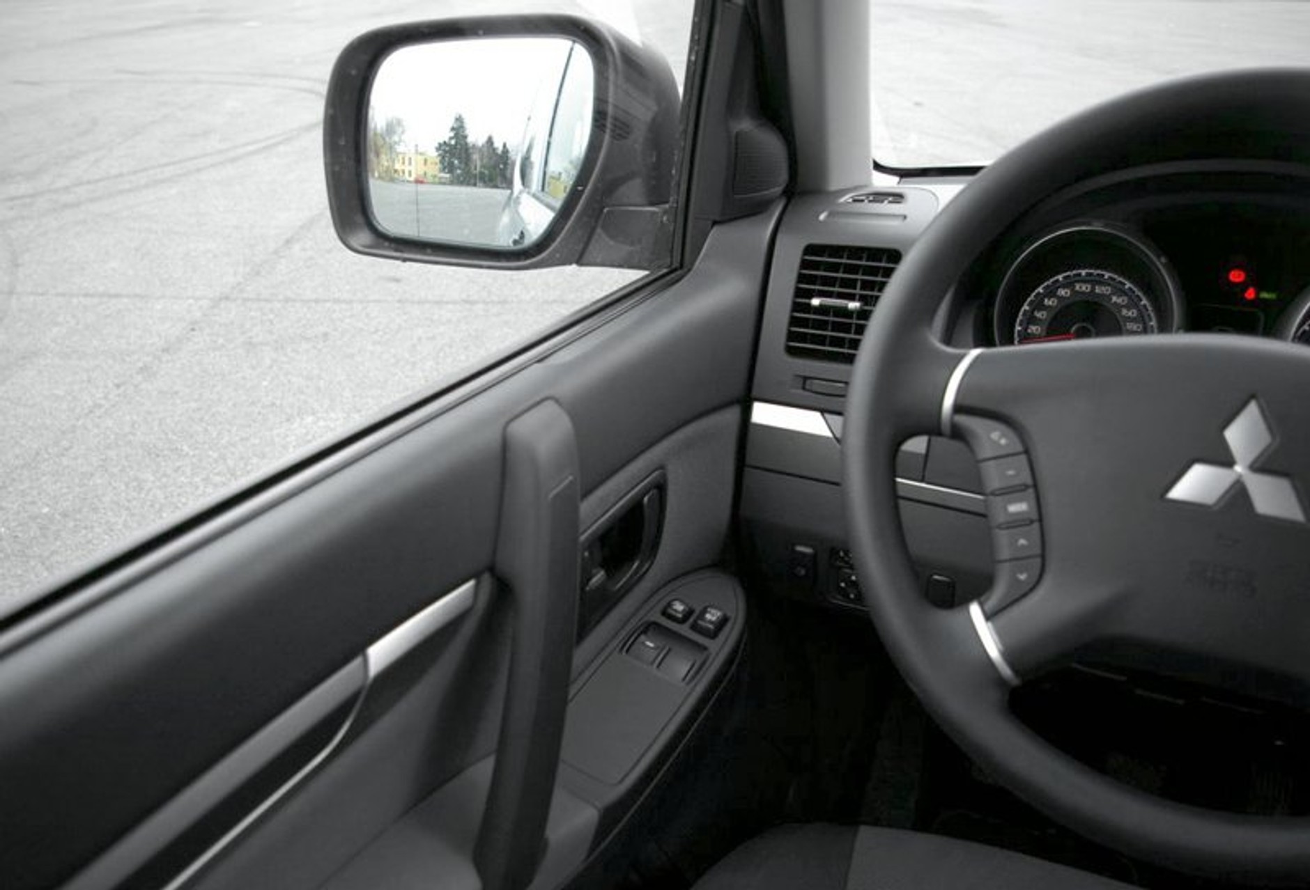 Mitsubishi Pajero 3.2 DI-D SWB – zwinna jaszczurka