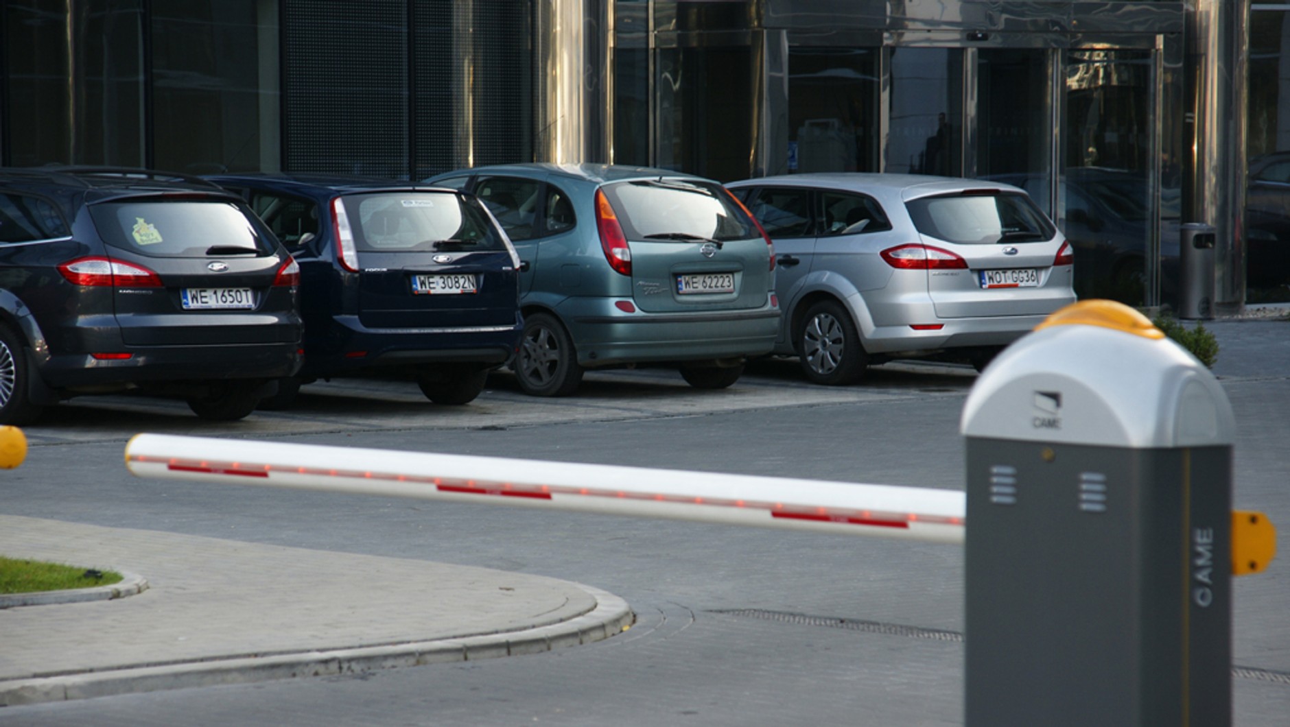 Kto zapłaci za szkodę na parkingu