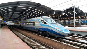 Lepiej autem niż pociągiem PKP. Kolej przegrywa z autostradami