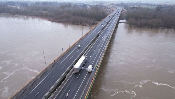 Ważne zmiany dla kierowców na trasie S7. GDDKiA zamyka część mostu