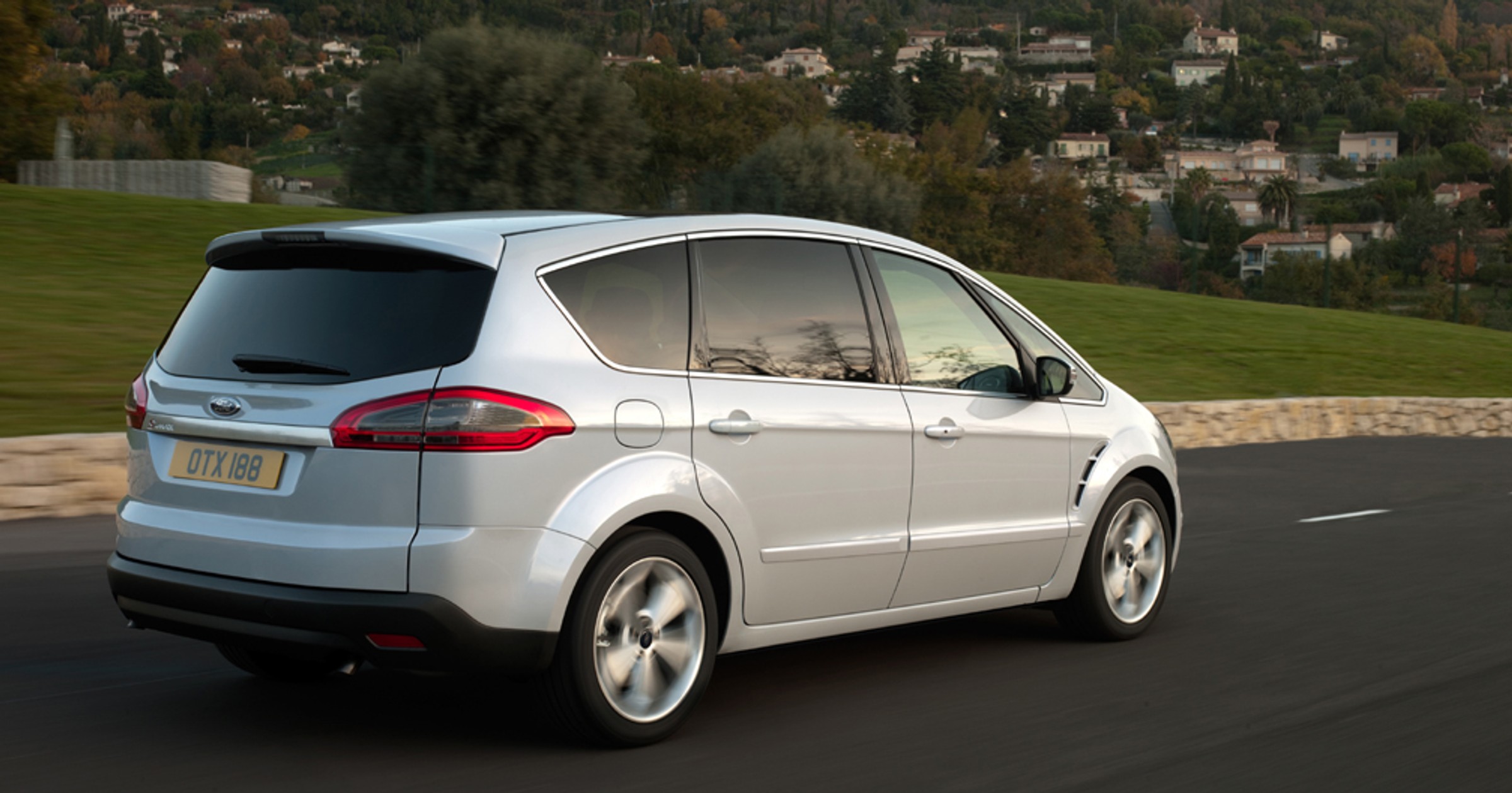 Ford S-Max 2.0 SCTi: Lepsze nadal wrogiem dobrego