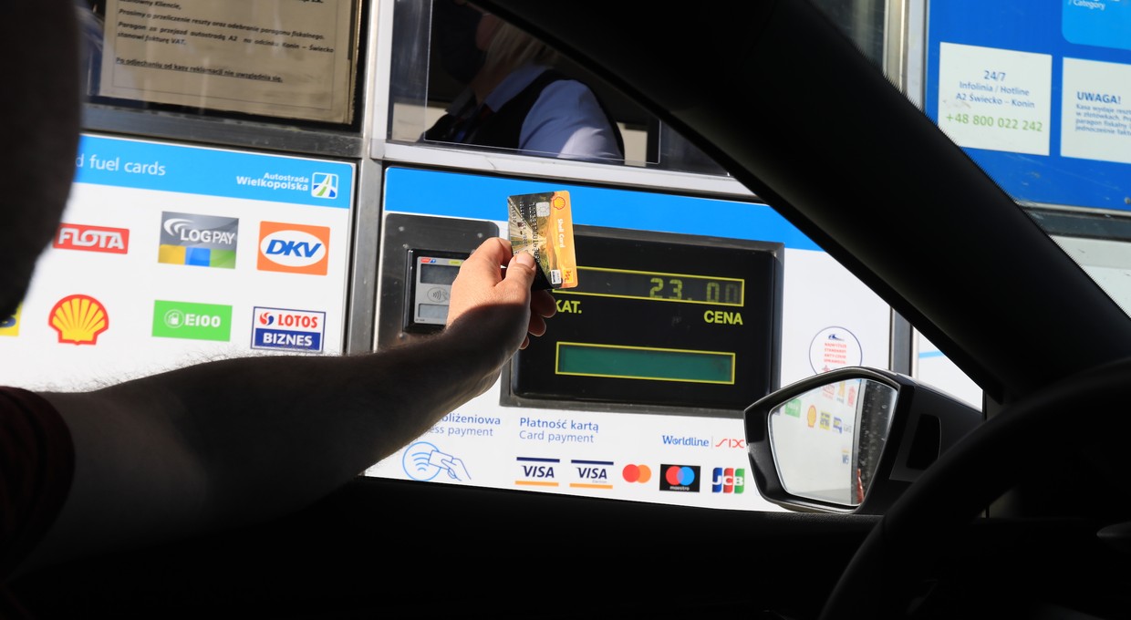Wzrosły opłaty za przejazd autostradą A4 Katowice — Kraków. Płatność kartą droższa niż automatyczna