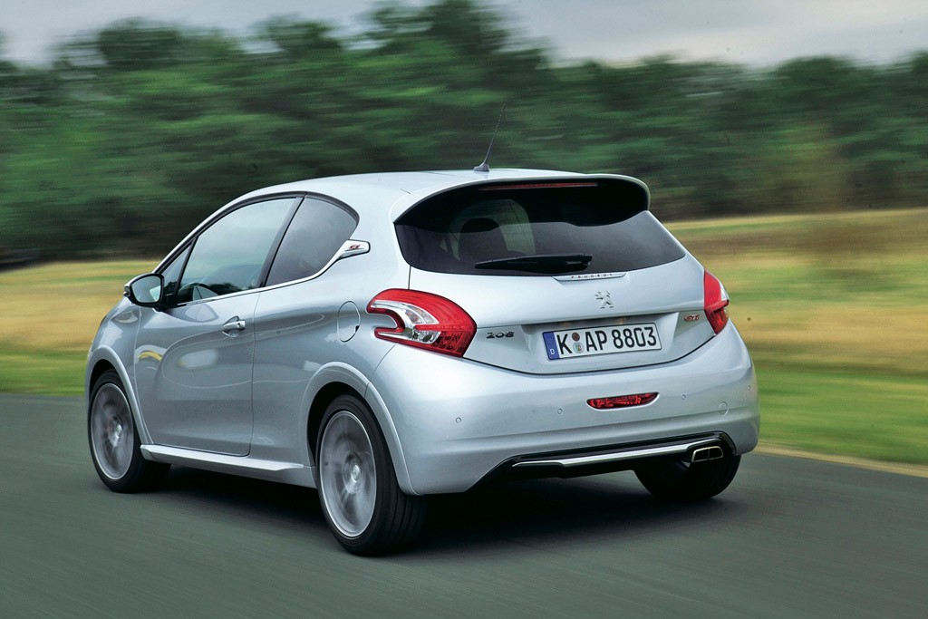 Porównanie miejskich GTI: Clio RS kontra Peugeot 208 GTI, Polo GTI, Fiesta ST i Corsa OPC