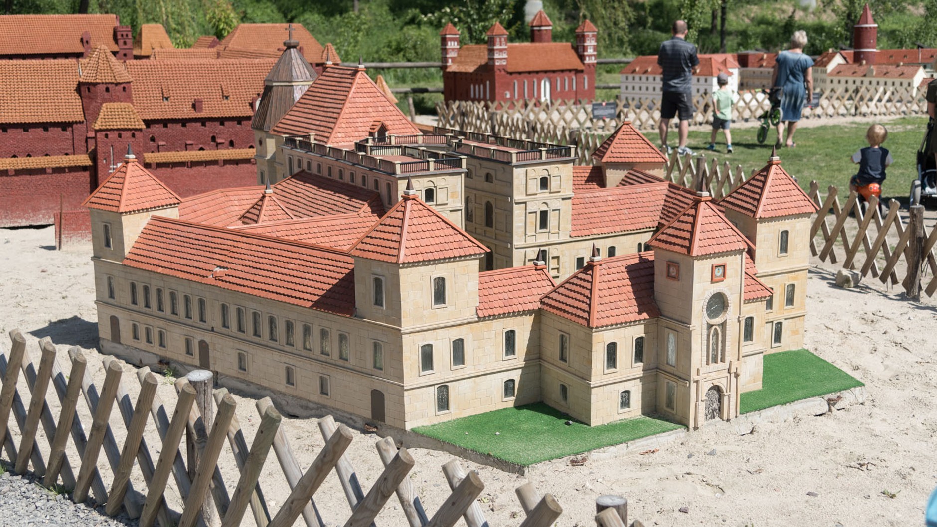 Weekend to za mało… Skodą Superb zwiedzamy Kielecczyznę