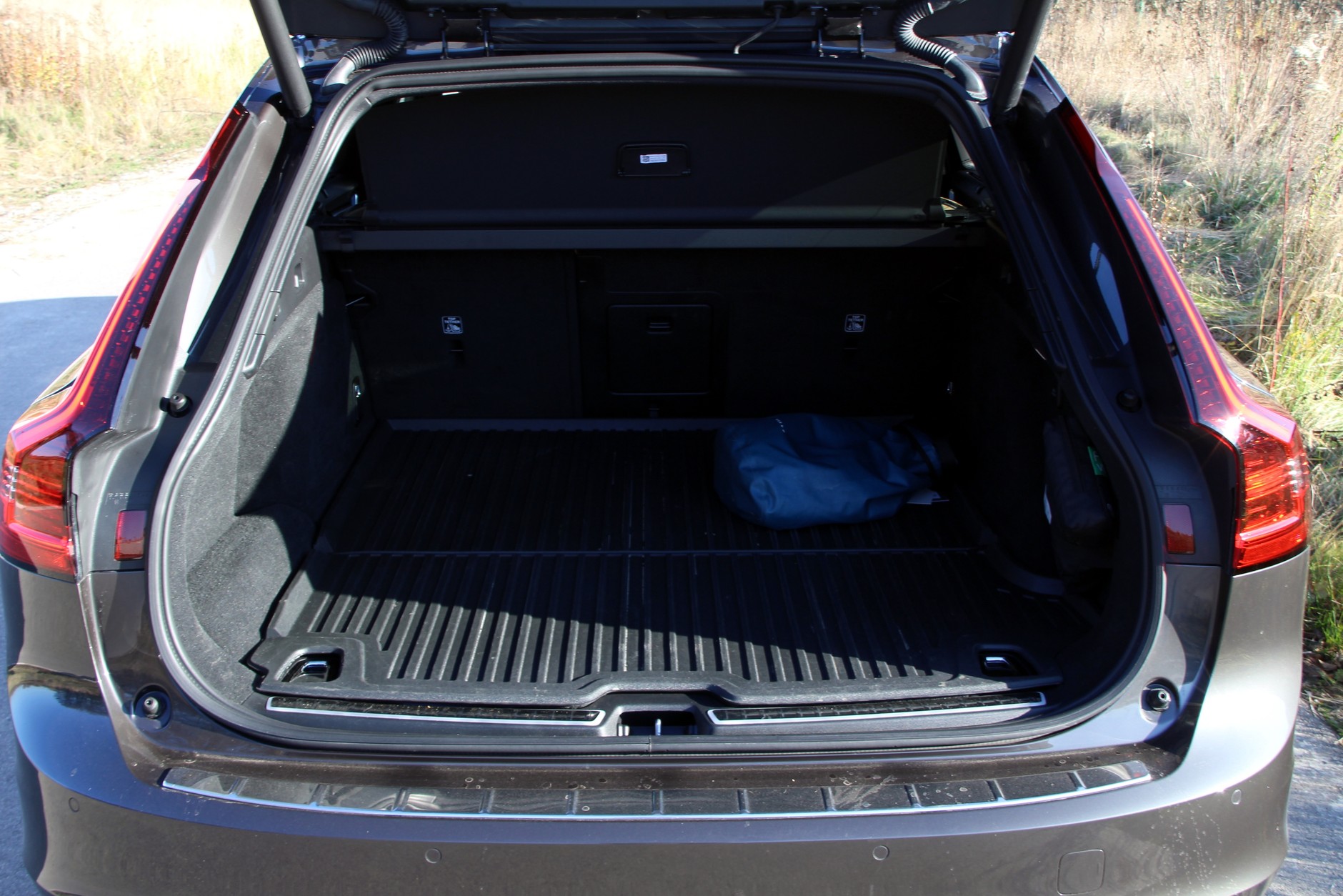 Volvo V90 T8 Ultra Dark