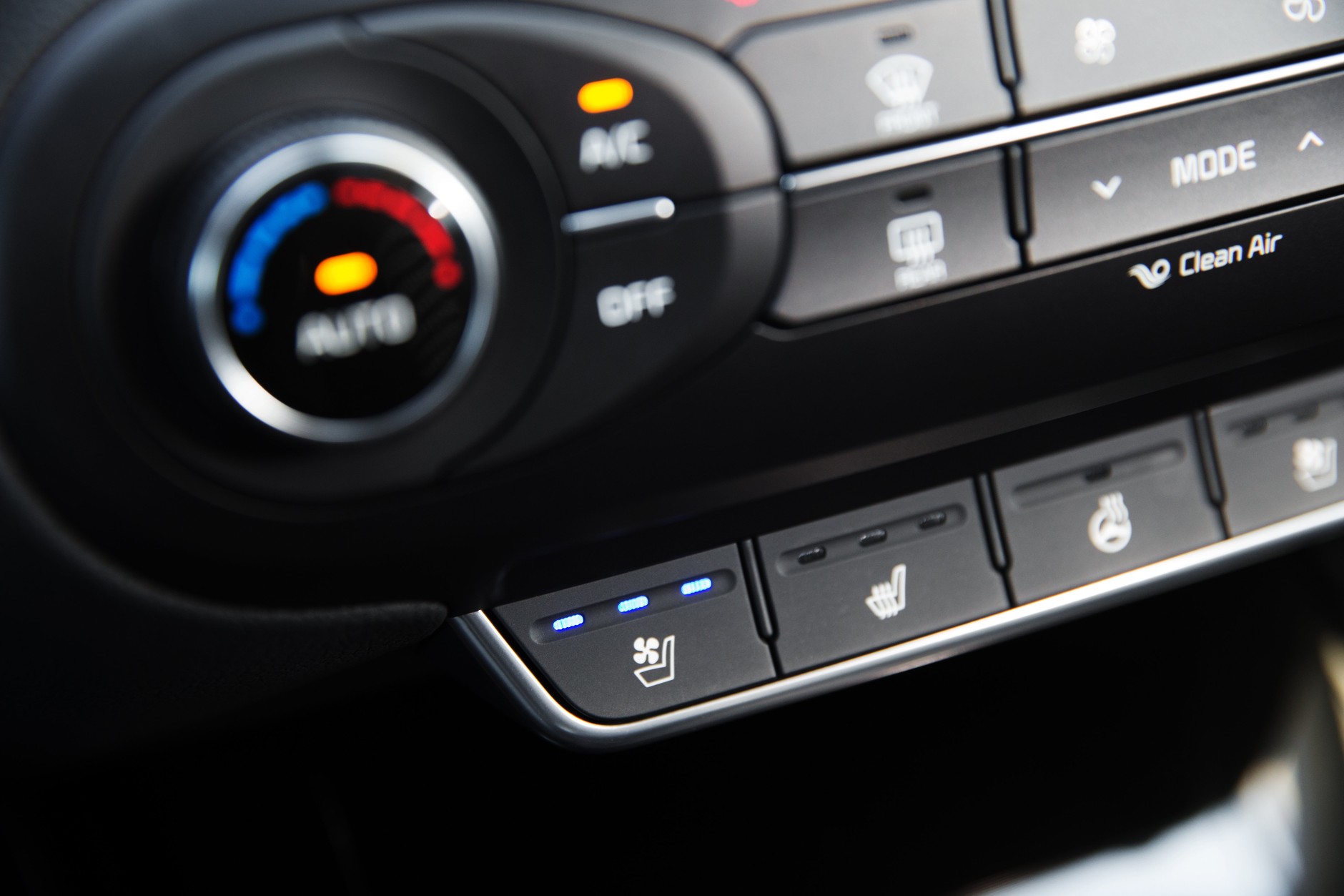 Kia Sorento - Interior 13