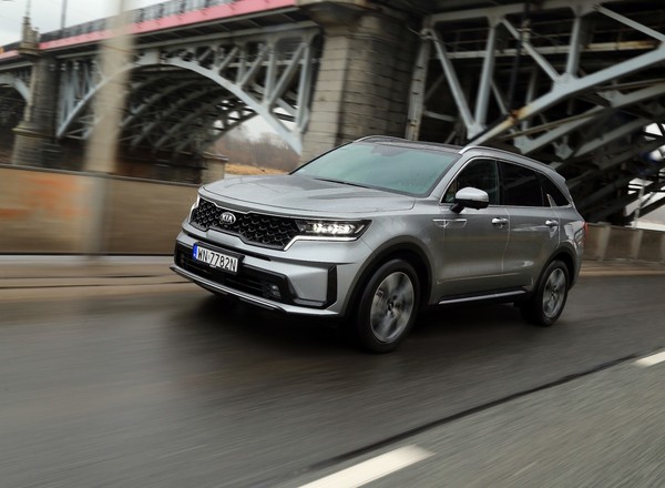 Sorento PHEV, czyli Kia za ćwierć miliona. Czy warto dużo dopłacać względem zwykłej hybrydy?