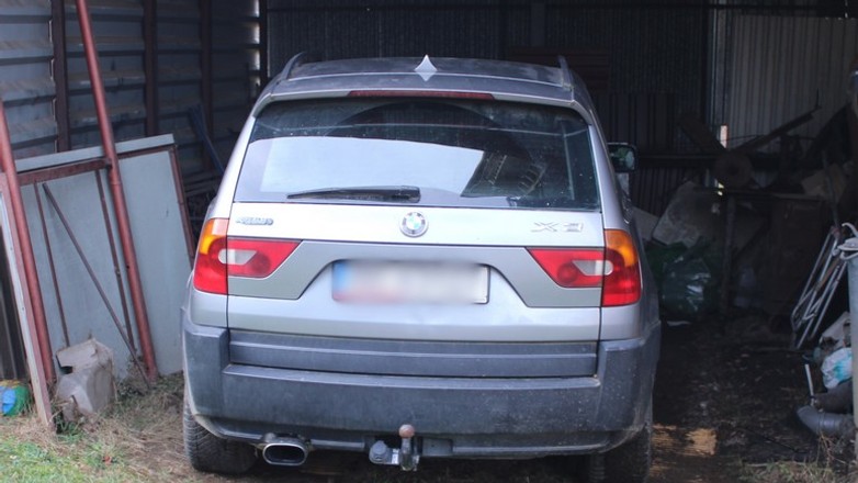 Kierowca BMW zjechał po schodach