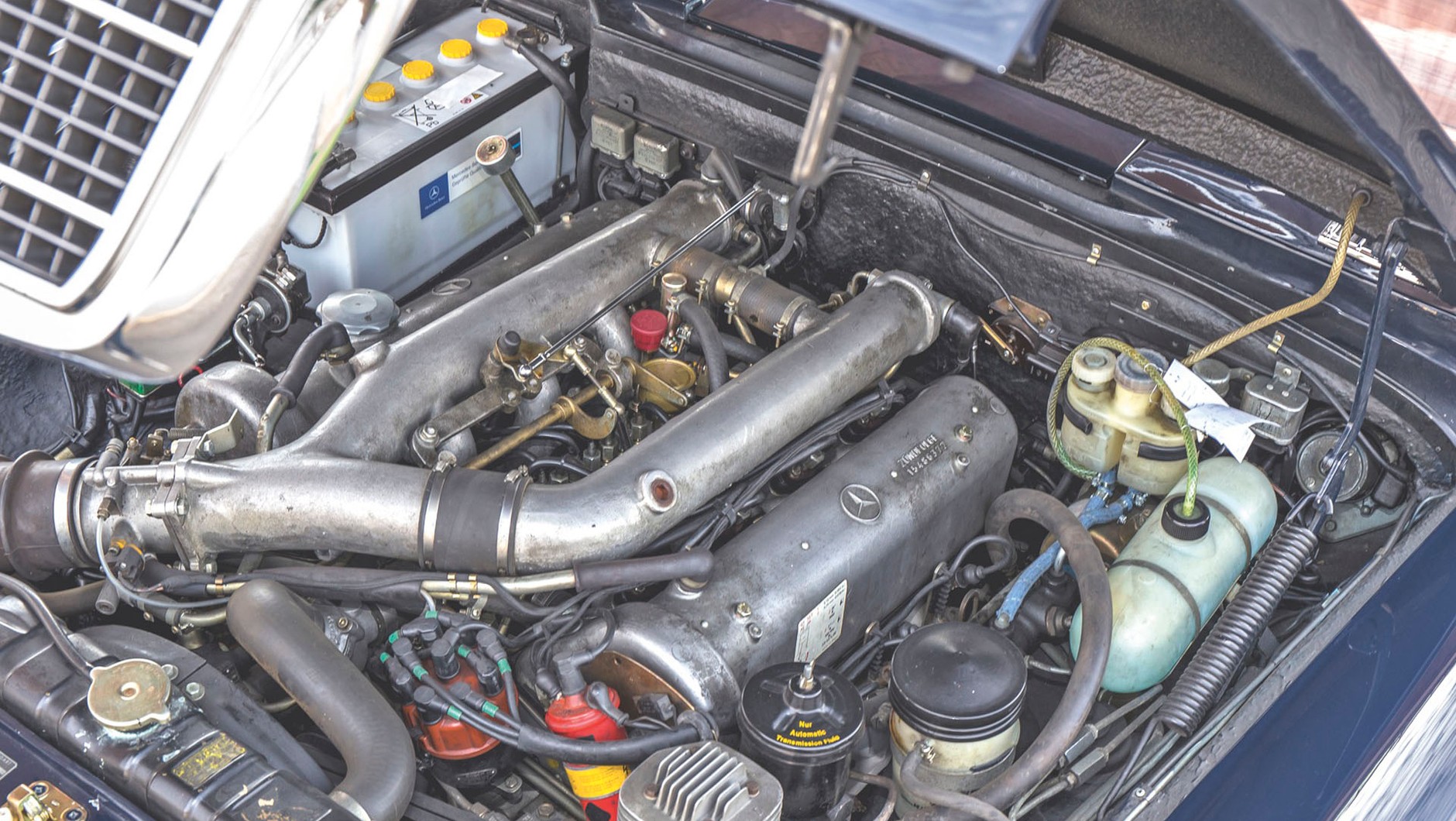 Legendarny silnik M100: tak Mercedes 600 powinien wyglądać pod maską, a tymczasem...