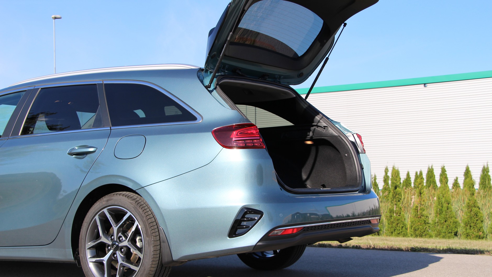 Kia Ceed kombi 1.5 T-GDI DCT Tribute