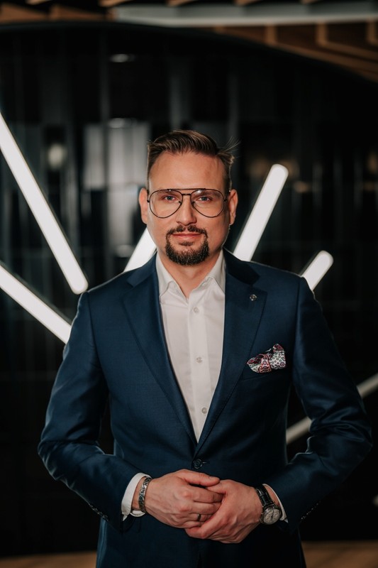Tomasz Sułkowski, Head of Sales w OTOMOTO