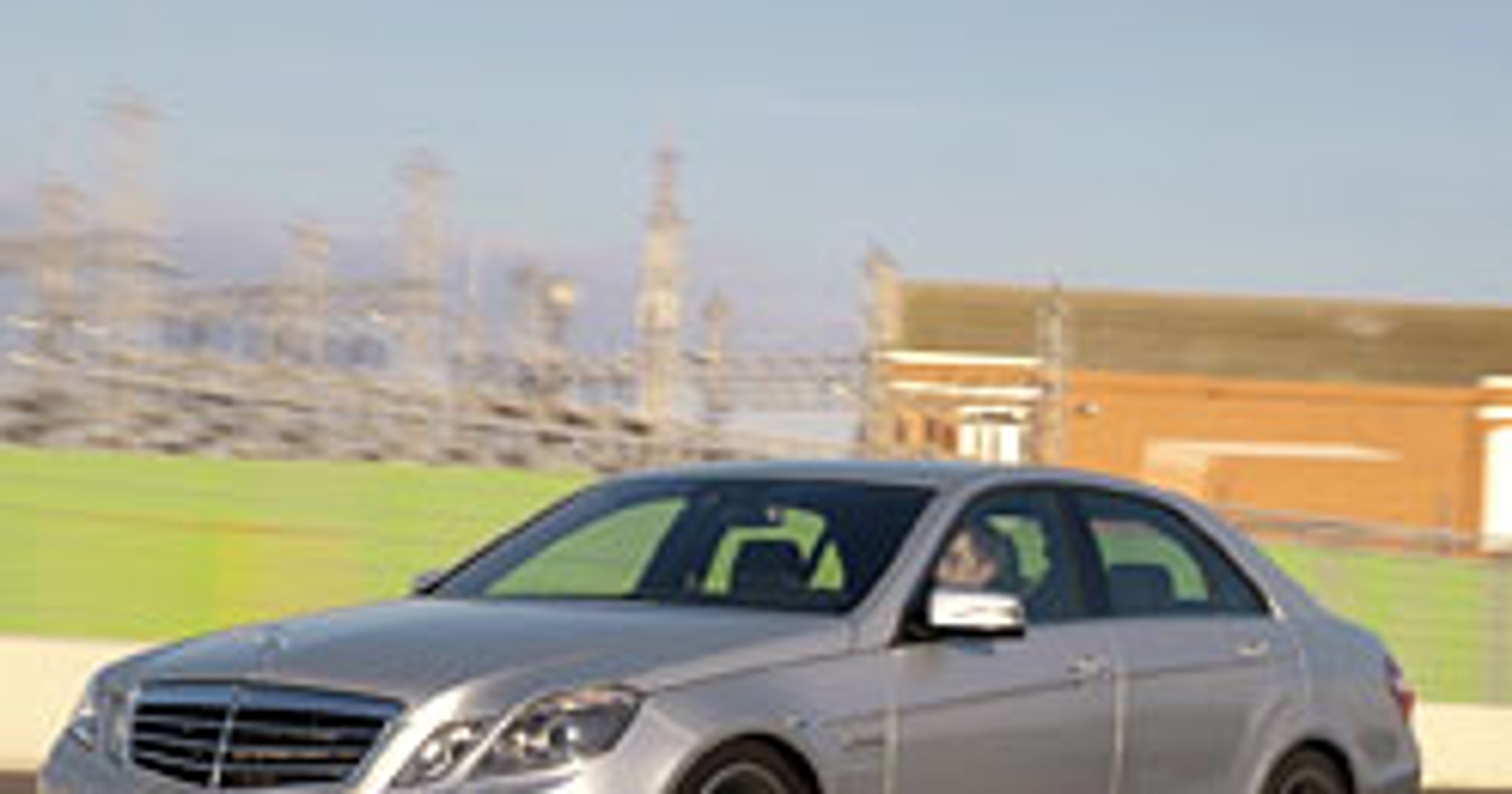 Mercedes-Benz E 63 AMG: pierwsze oficjalne zdjęcia i informacje