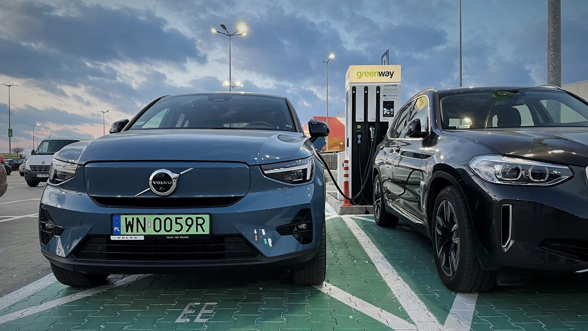 Volvo C40 Recharge na stacji szybkiego ładowania GreenWay w Lublinie