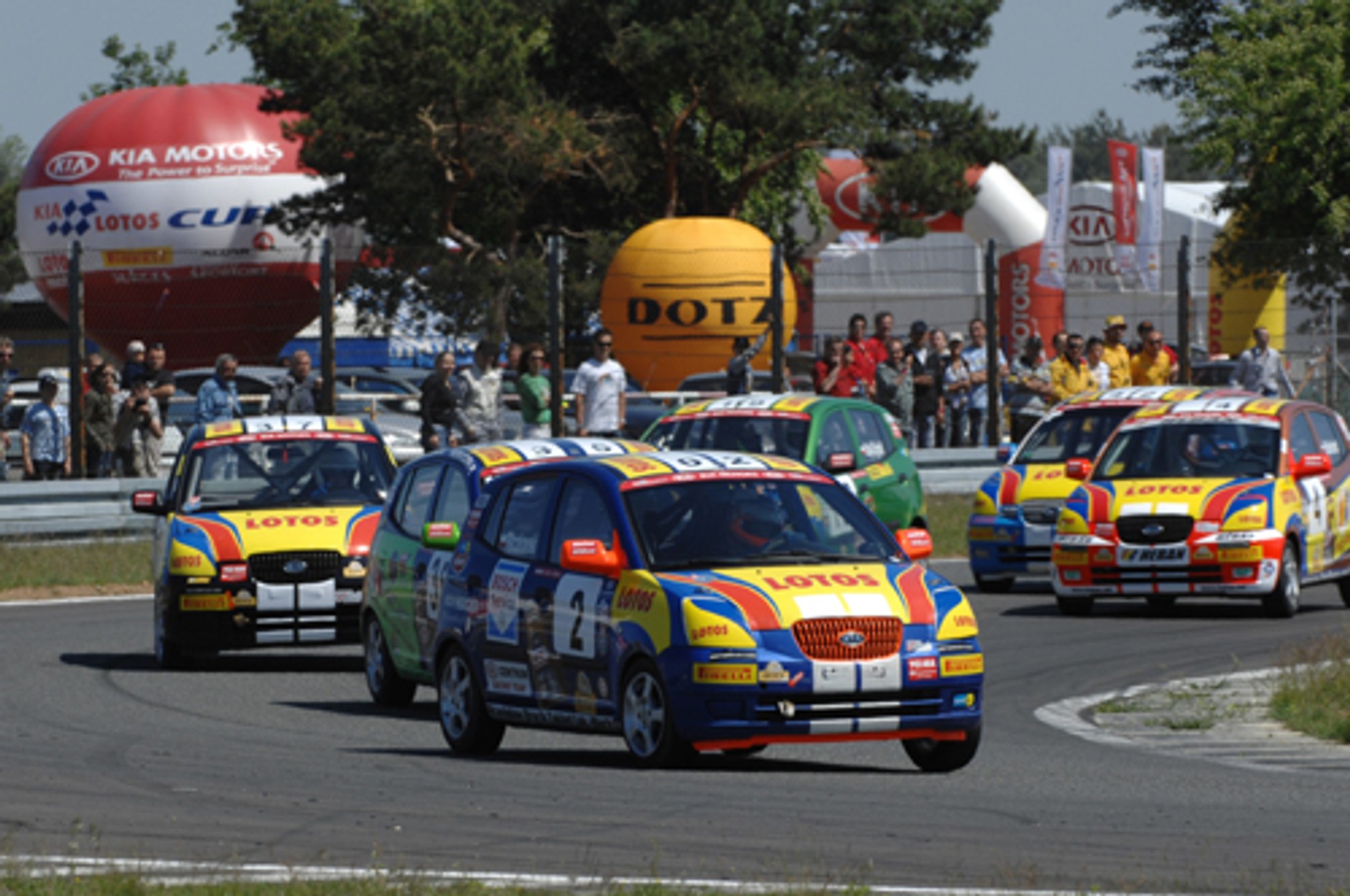 W czołówce bez zmian