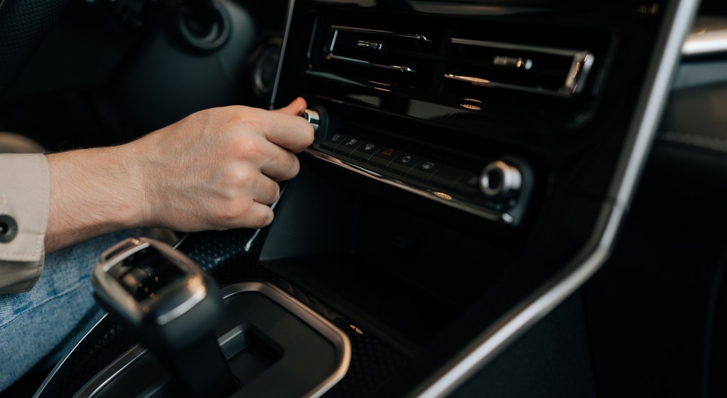 Abonament RTV za radio w samochodzie w 2025 r. Co mówią przepisy?