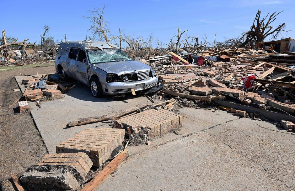 Skutki przejścia tornada w Missisipi