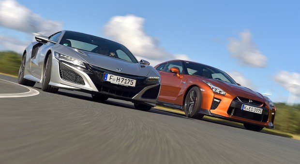 Honda NSX kontra Nissan GT-R - Mocniejsza od Godzilli