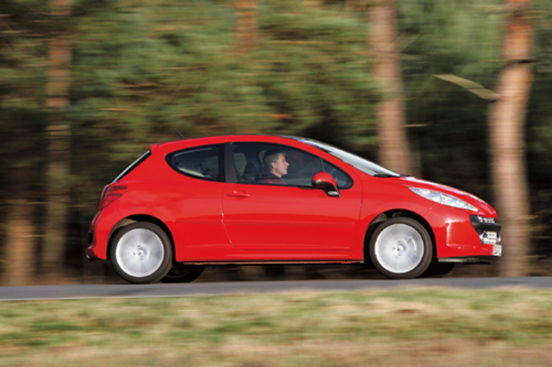 Mini Cooper, Citroen C2, VW Polo, Peugeot 207, Suzuki Swift - Czy nowe Mini przeskoczy wszystkich?