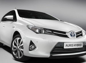 Nowa hybrydowa Toyota Auris na Paris Moto Show
