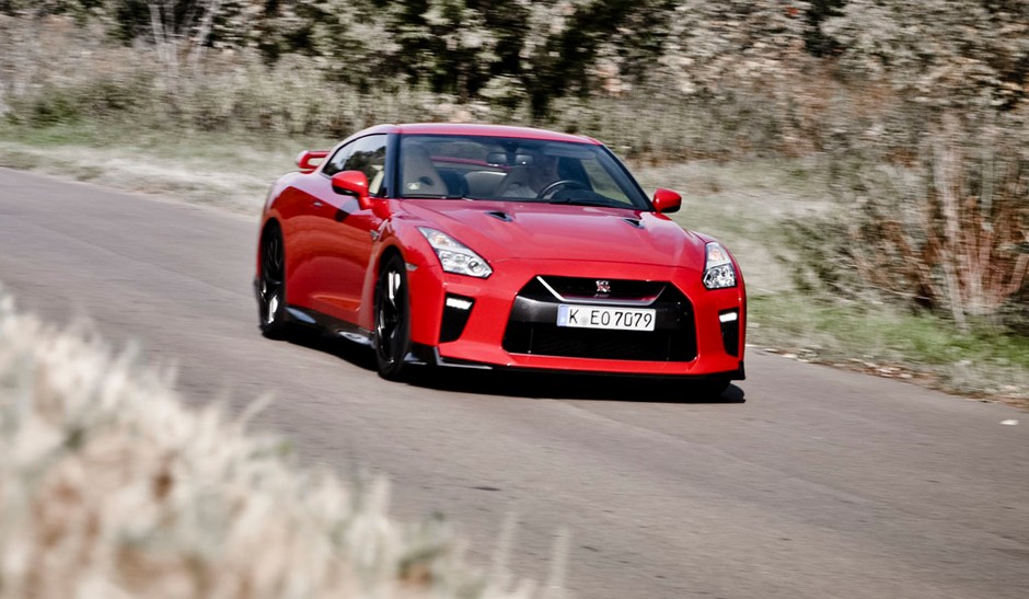Nissan GT-R - im szybciej tym lepiej
