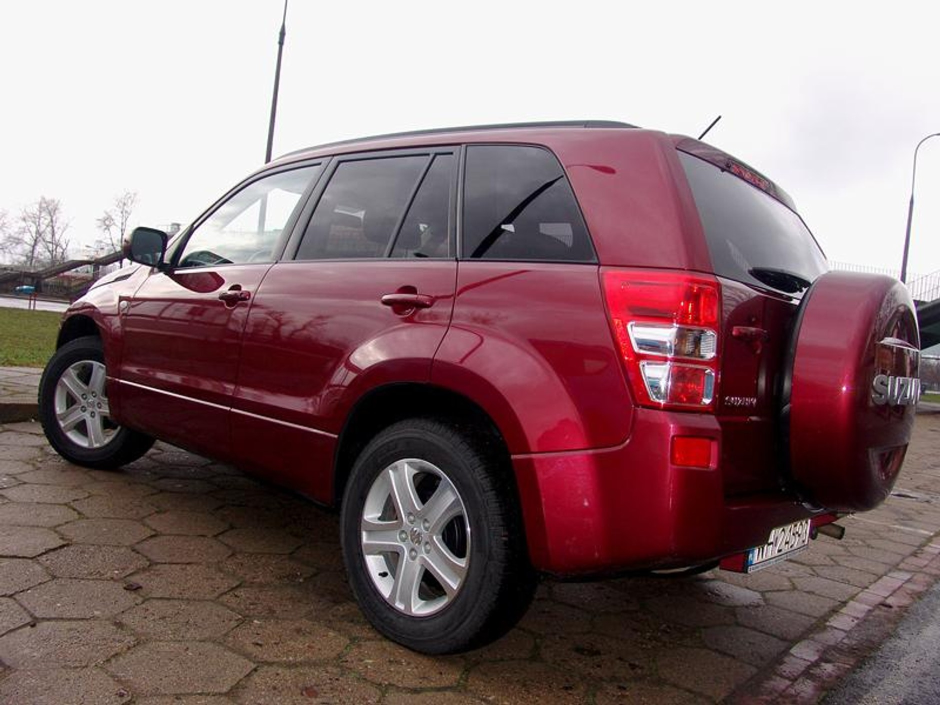 Suzuki Grand Vitara 2.0i DX 5d: terenowy atleta